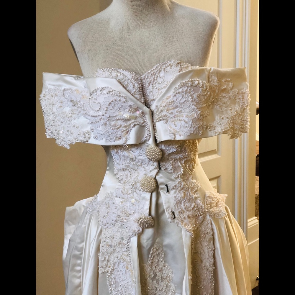 STUNNING EMBELLISHED CUSTOM VINTAGE WEDDING DRESS SET/POUCH/SIZE XS - Picture 4 of 16